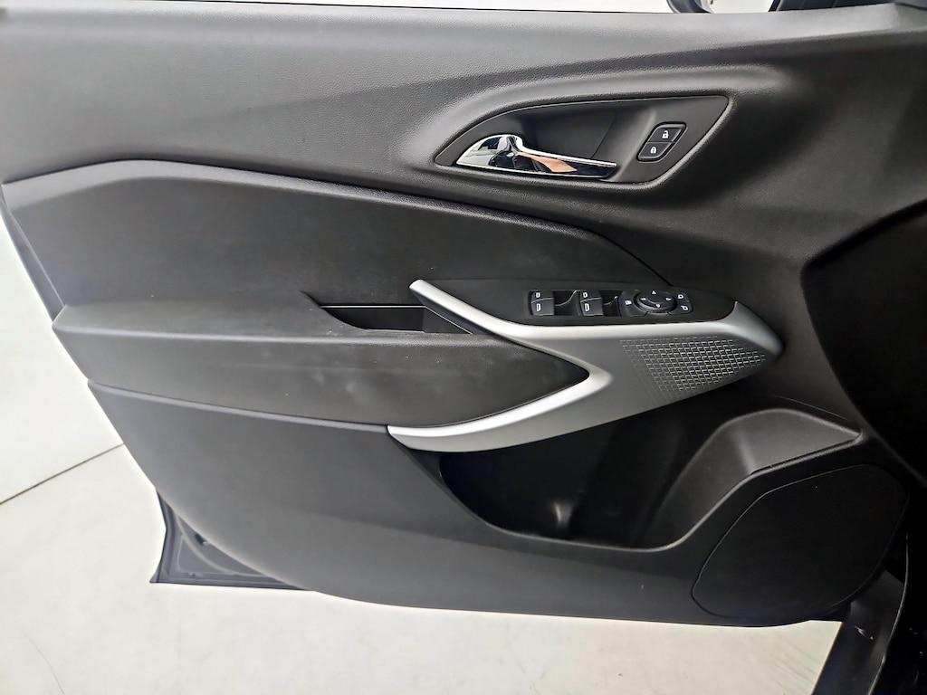 used 2025 Chevrolet Trax car, priced at $23,998