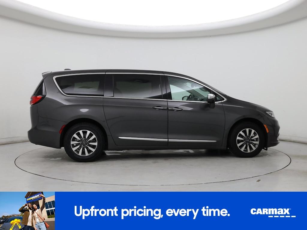 used 2022 Chrysler Pacifica Hybrid car, priced at $30,998