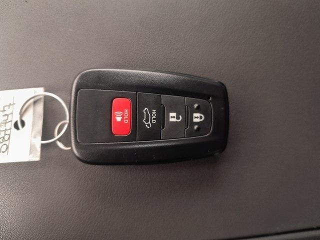 used 2022 Toyota Highlander car, priced at $32,536