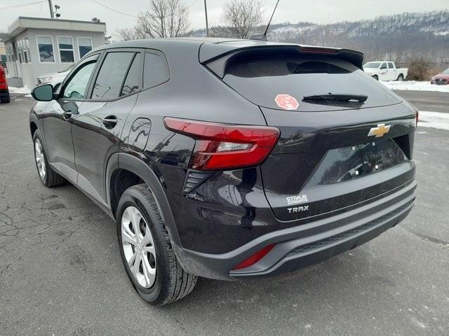 used 2024 Chevrolet Trax car, priced at $18,601