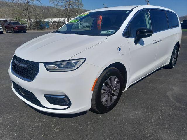 used 2024 Chrysler Pacifica Hybrid car, priced at $27,121