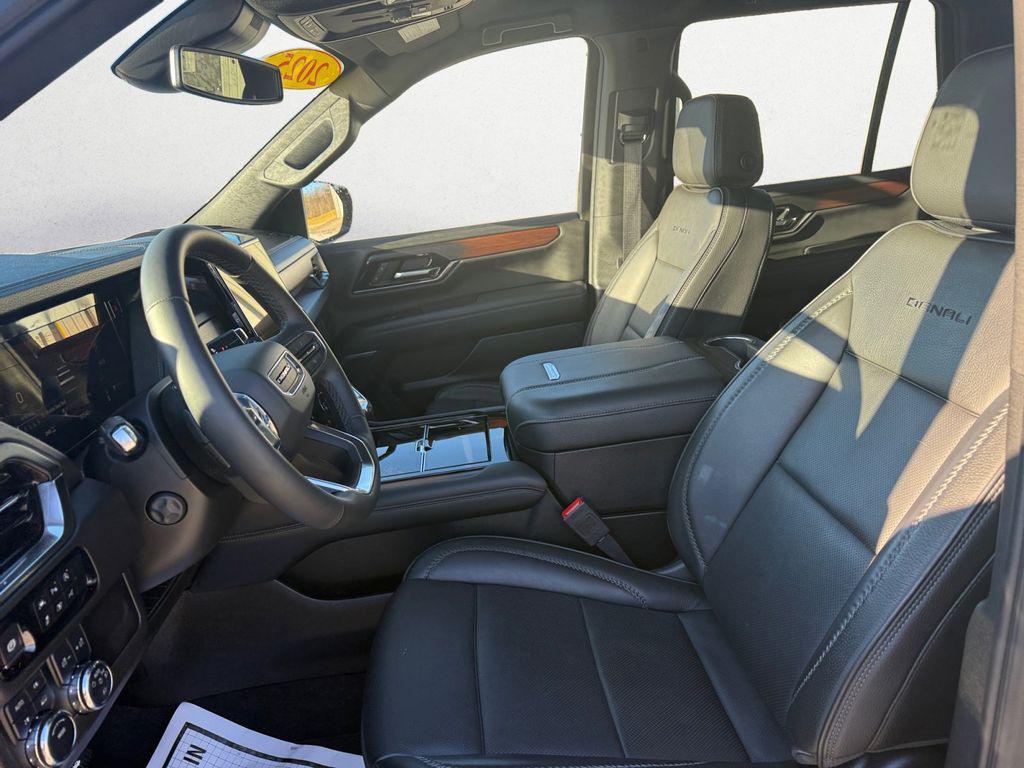 used 2025 GMC Yukon car, priced at $69,072