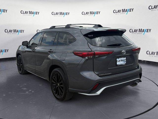 used 2023 Toyota Highlander car, priced at $37,477