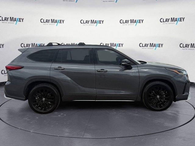 used 2023 Toyota Highlander car, priced at $37,477