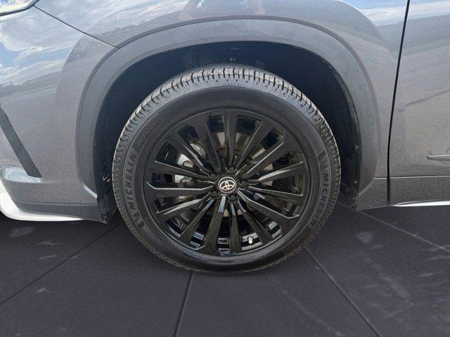 used 2023 Toyota Highlander car, priced at $37,477