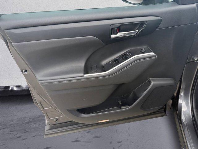 used 2023 Toyota Highlander car, priced at $37,477