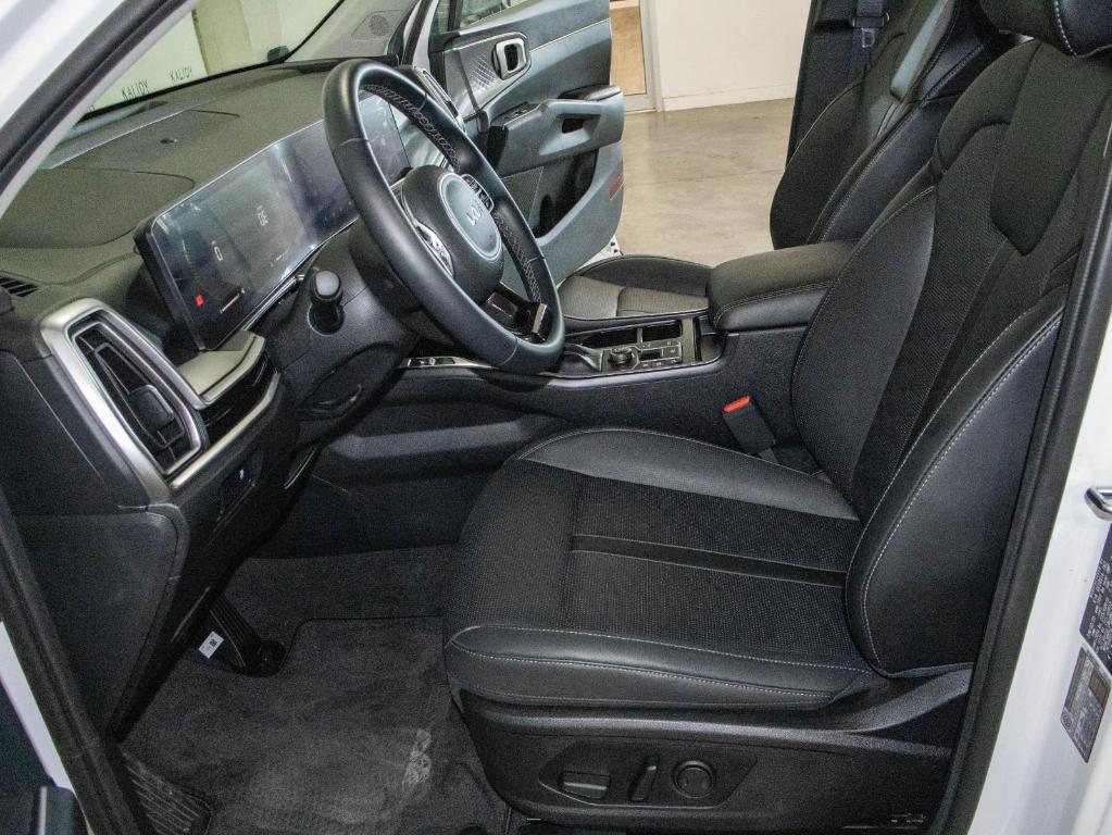 new 2025 Kia Sorento car, priced at $31,427