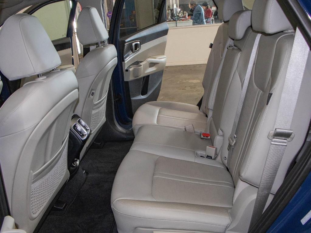 new 2025 Kia Sorento car, priced at $31,714
