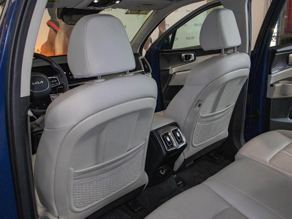 new 2025 Kia Sorento car, priced at $31,714