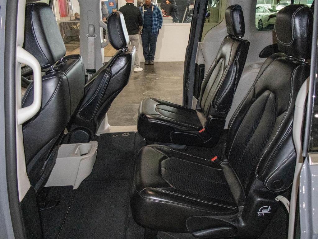 used 2023 Chrysler Pacifica car, priced at $23,000