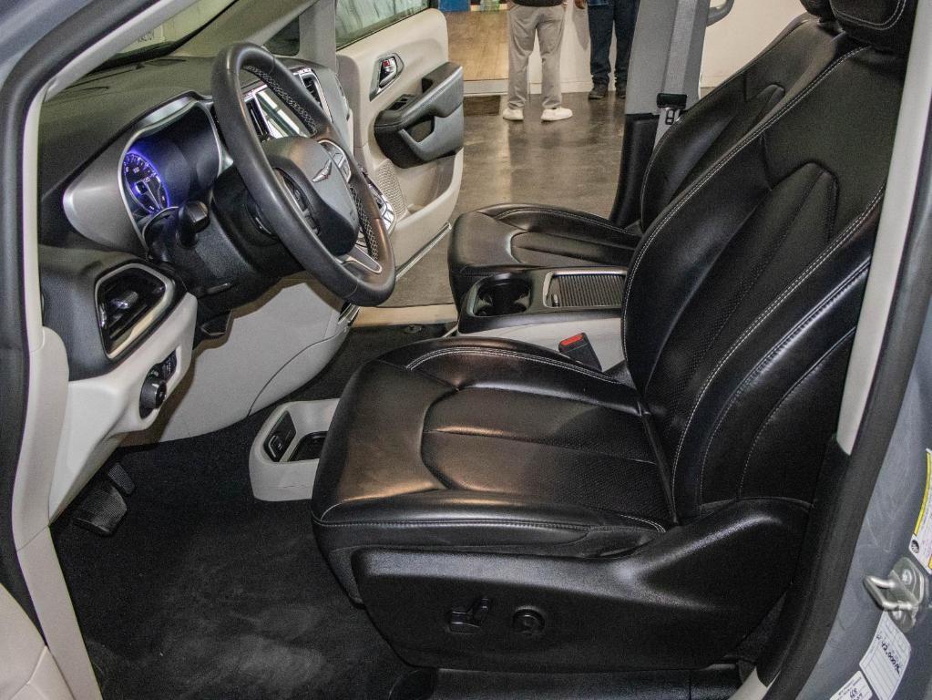 used 2023 Chrysler Pacifica car, priced at $23,000