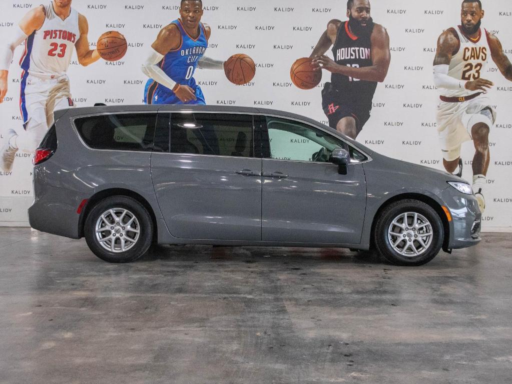 used 2023 Chrysler Pacifica car, priced at $23,000