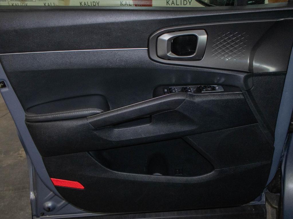 used 2025 Kia Sorento car, priced at $30,250