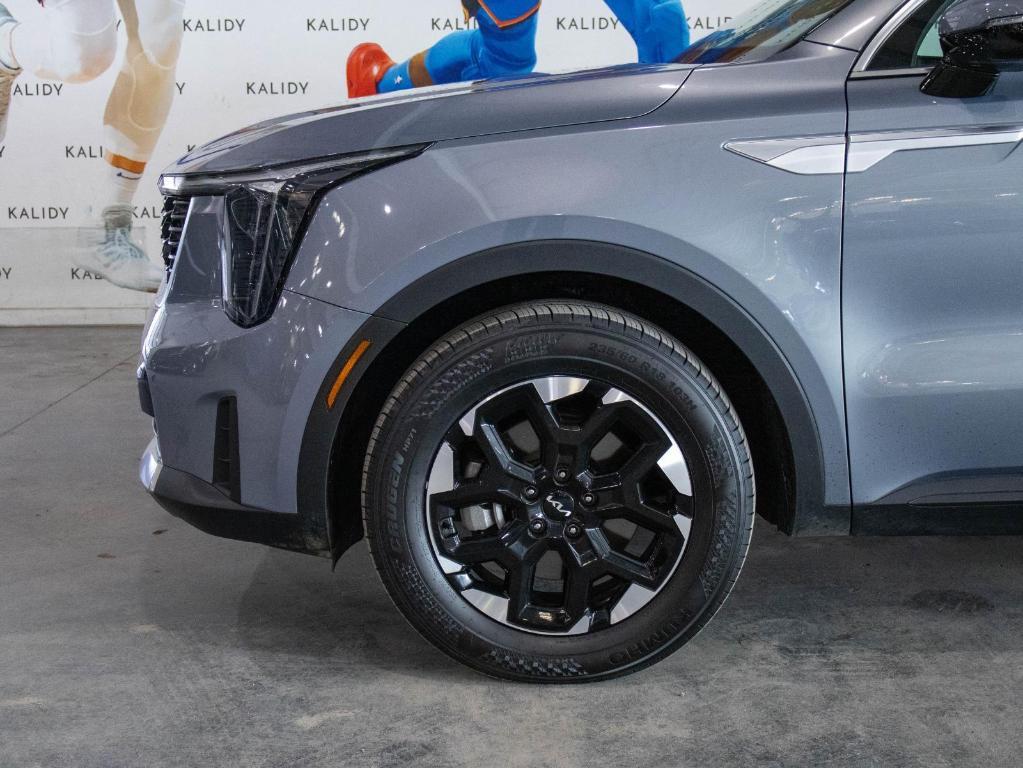 used 2025 Kia Sorento car, priced at $30,250