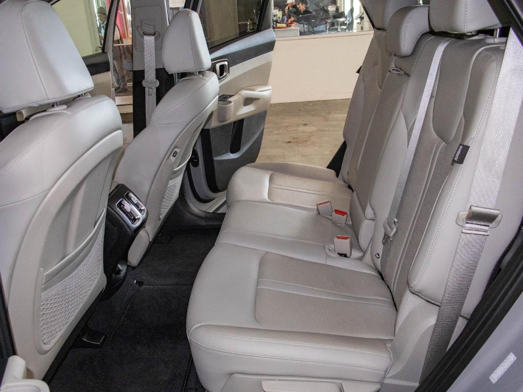 new 2025 Kia Sorento car, priced at $31,714