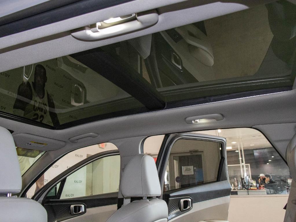 new 2025 Kia Sorento car, priced at $31,714