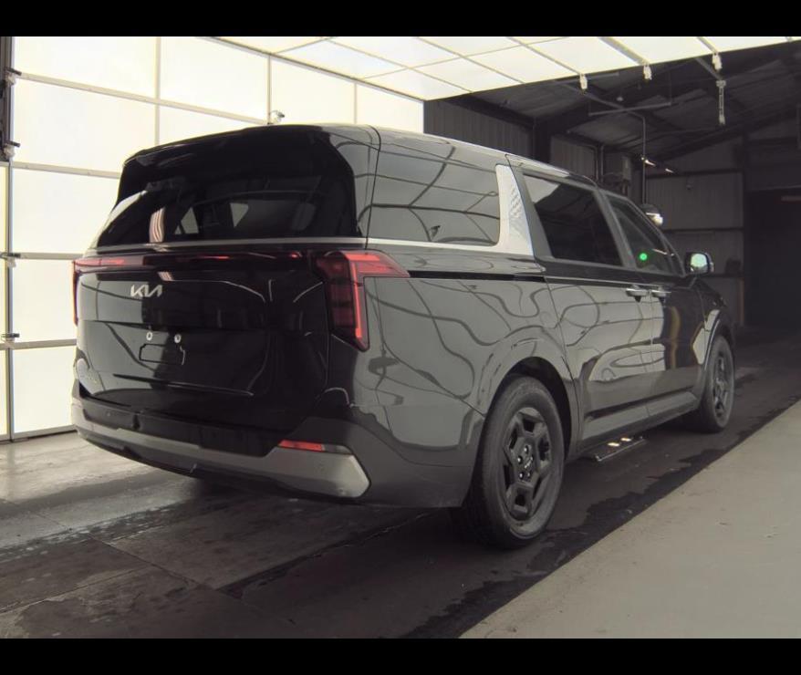 used 2025 Kia Carnival car, priced at $34,750