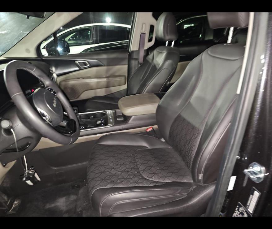 used 2025 Kia Carnival car, priced at $34,750