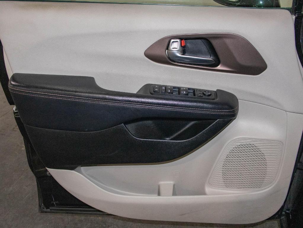 used 2019 Chrysler Pacifica car, priced at $11,000