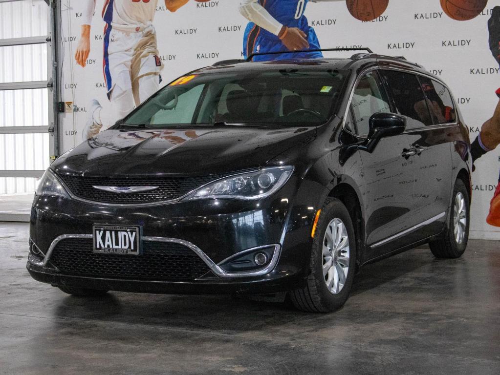 used 2019 Chrysler Pacifica car, priced at $11,000
