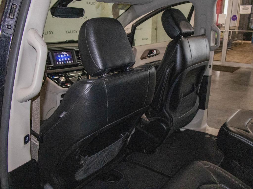 used 2019 Chrysler Pacifica car, priced at $11,000