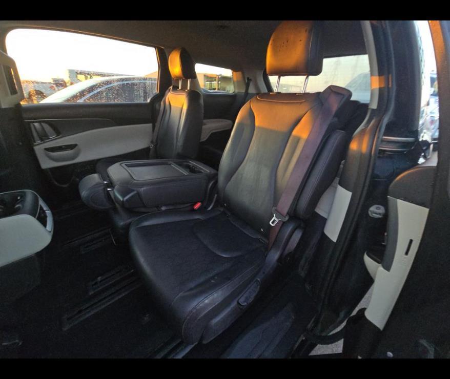 used 2024 Kia Carnival car, priced at $30,250