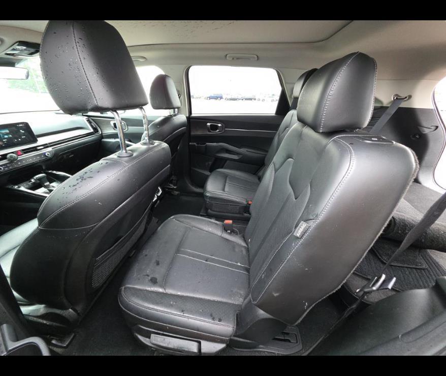 used 2024 Kia Sorento car, priced at $32,000