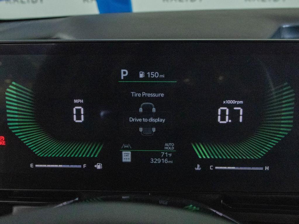 used 2025 Kia Carnival car, priced at $34,750