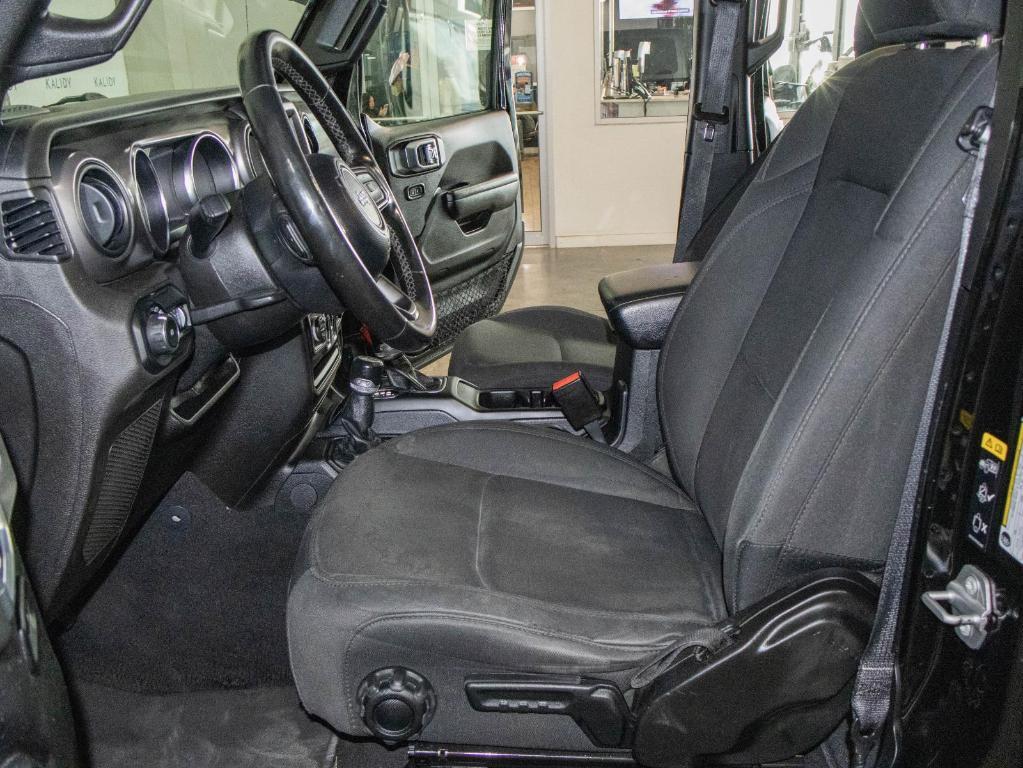 used 2021 Jeep Wrangler Unlimited car, priced at $27,000