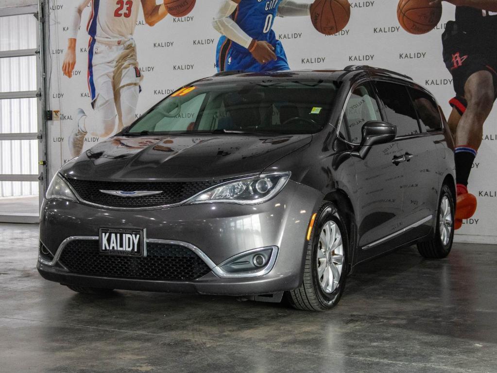 used 2019 Chrysler Pacifica car, priced at $12,500