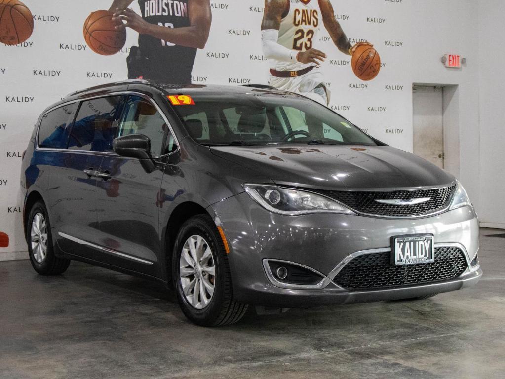 used 2019 Chrysler Pacifica car, priced at $12,500
