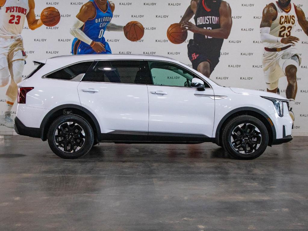 new 2025 Kia Sorento car, priced at $33,424