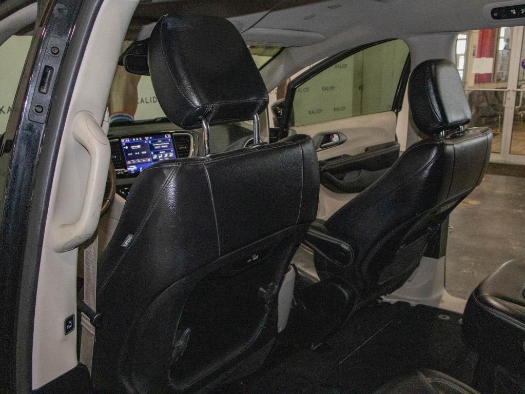 used 2022 Chrysler Pacifica car, priced at $20,000