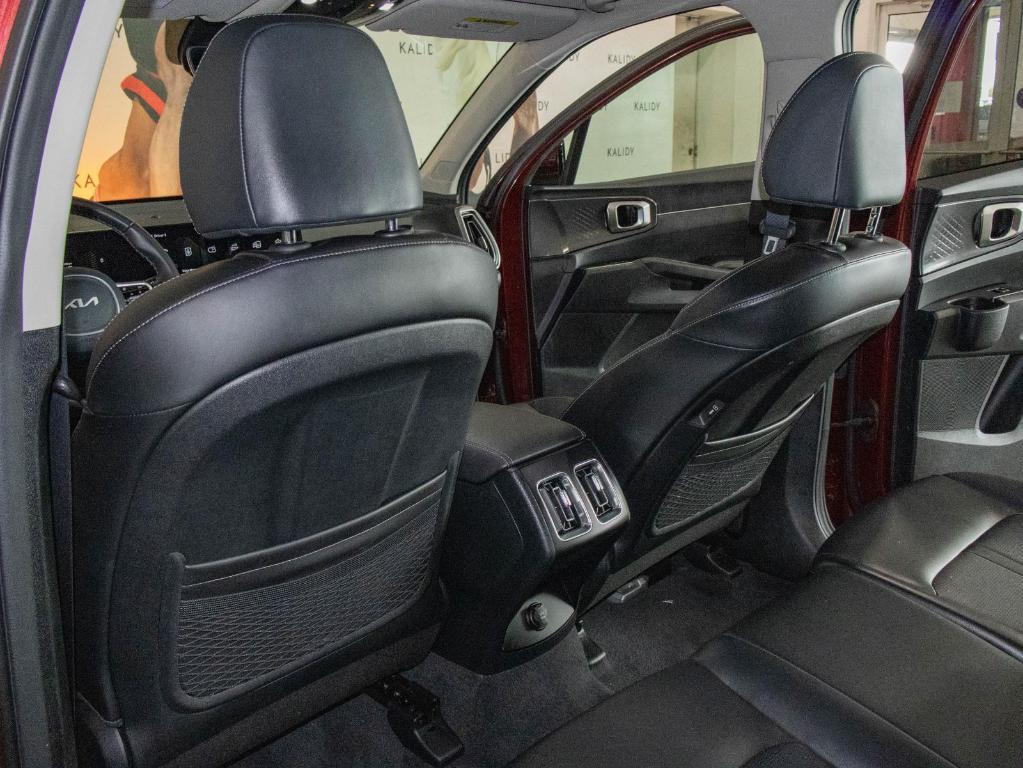 new 2025 Kia Sorento car, priced at $31,435