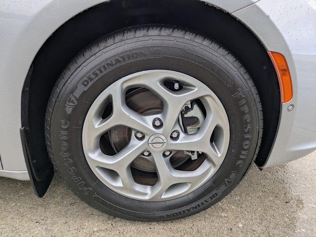 used 2023 Chrysler Pacifica car, priced at $26,553