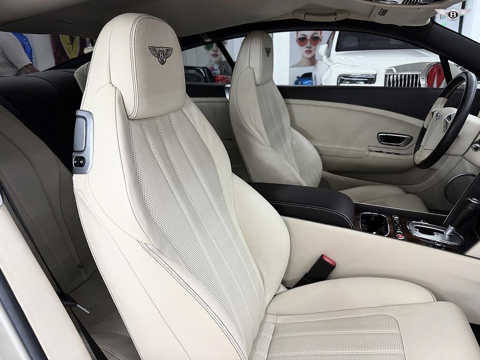 Bentley Continental GT view 19