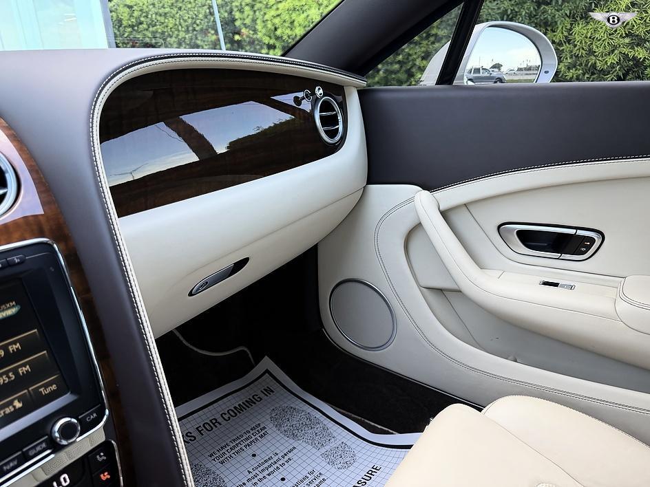 Bentley Continental GT view 27