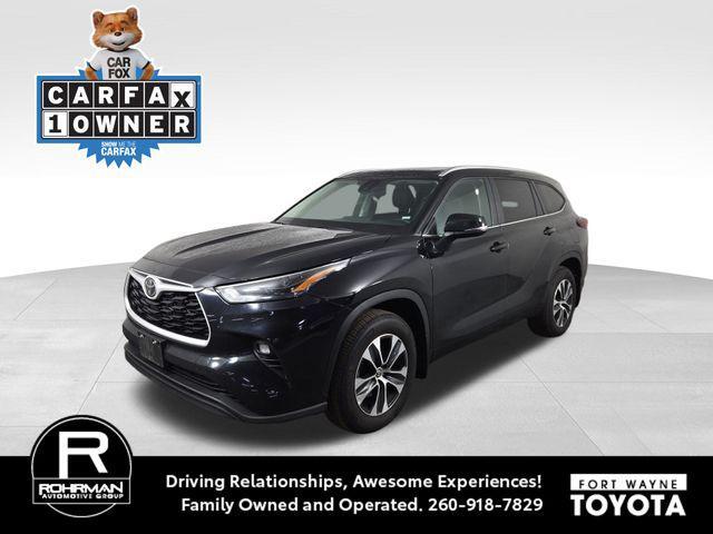 used 2025 Toyota Highlander car, priced at $40,934