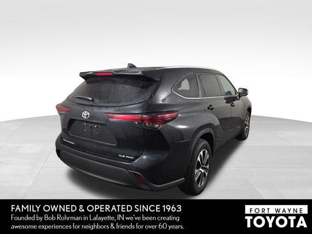 used 2025 Toyota Highlander car, priced at $43,676