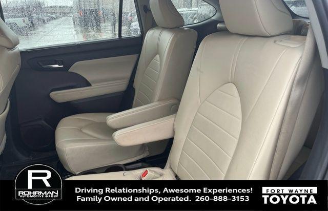 used 2022 Toyota Highlander Hybrid car, priced at $34,734