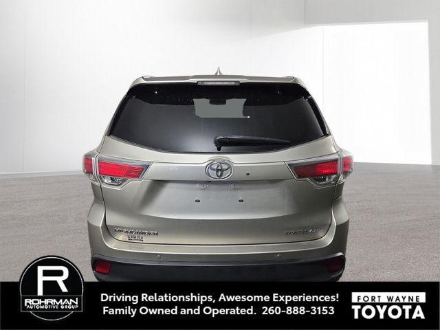 used 2016 Toyota Highlander car, priced at $22,359