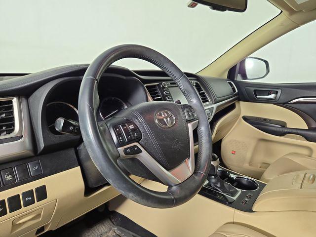 used 2016 Toyota Highlander car, priced at $22,359