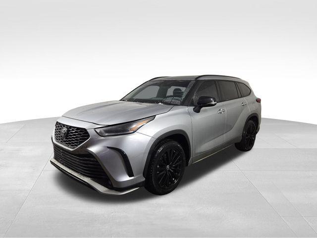 used 2024 Toyota Highlander car, priced at $37,911