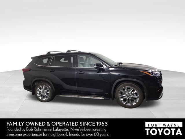 used 2024 Toyota Highlander Hybrid car, priced at $46,943
