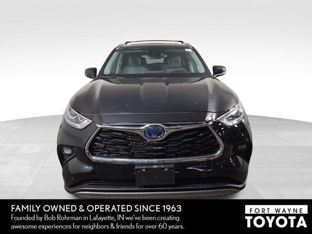used 2024 Toyota Highlander Hybrid car, priced at $46,943