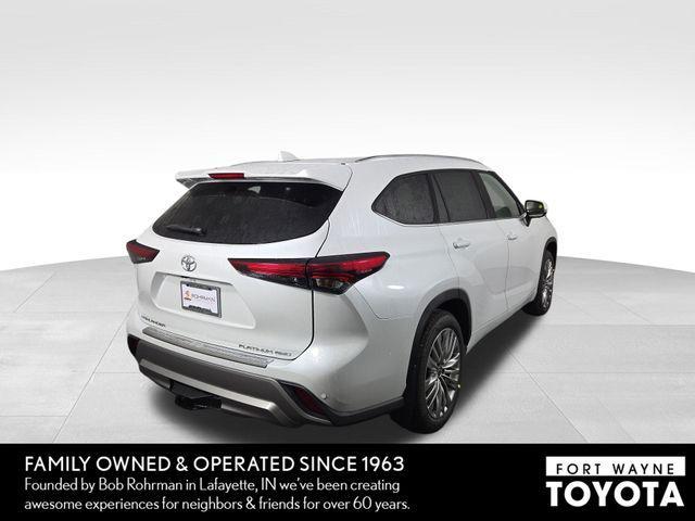 used 2025 Toyota Highlander car, priced at $52,143