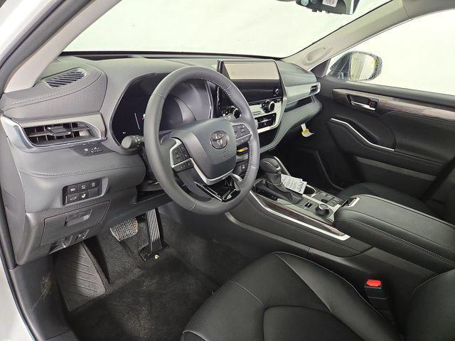 used 2025 Toyota Highlander car, priced at $52,143