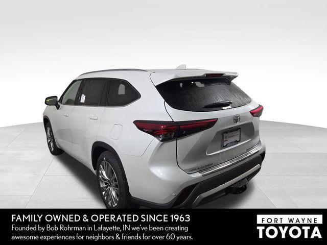 used 2025 Toyota Highlander car, priced at $52,143
