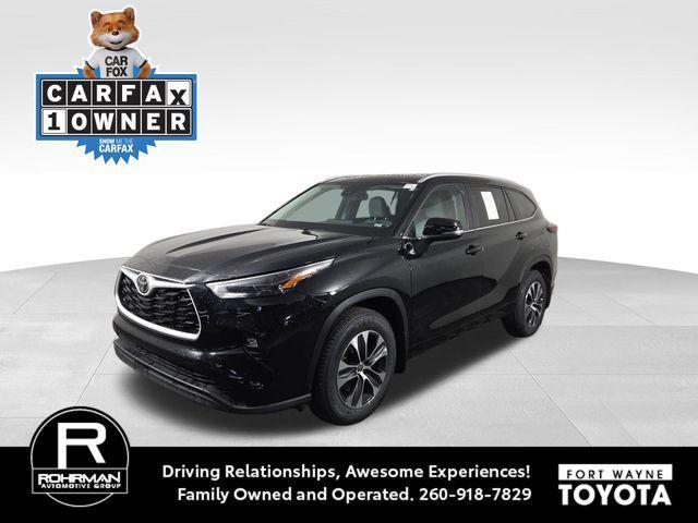 used 2025 Toyota Highlander car, priced at $46,087