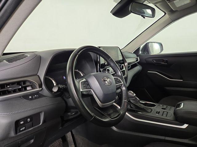 used 2023 Toyota Highlander car, priced at $30,590